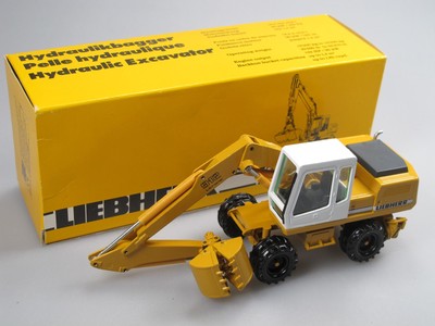 Conrad 2830 Liebherr Hydraulikbagger A 912 Litronic mit Greifer 1:50 in OVP
