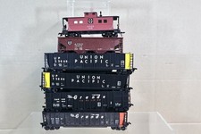 ATHEARN HO RAKE of 6 UNION PACIFIC RIO GRANDE HOPPER BULK ORE WAGON & CABOOSE on