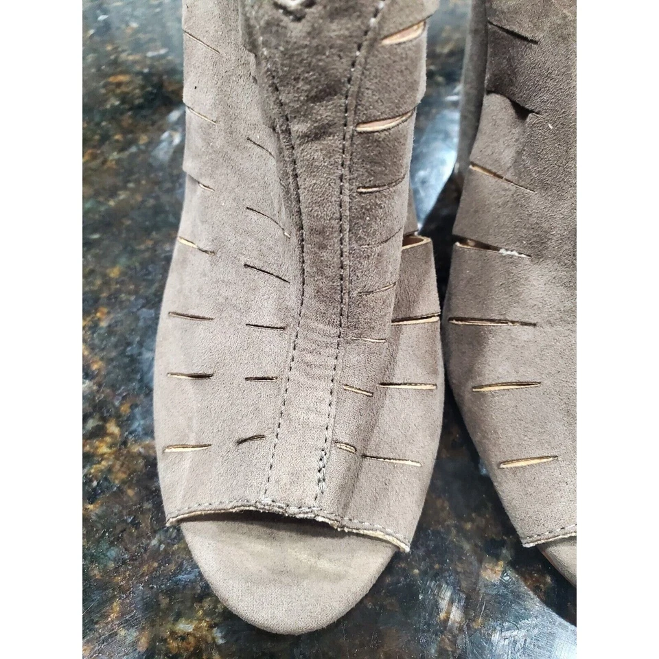 Botas al tobillo Qupid para mujer de cuero tostado liso con cremallera enjauladas talla 8 Foto 4 de 4
