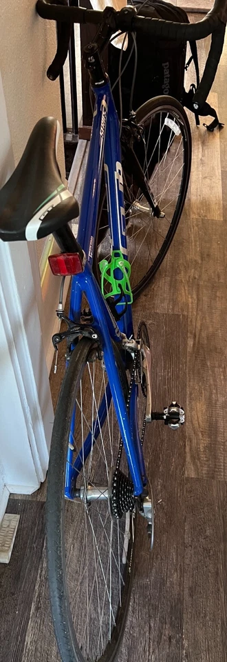 Bicicleta de Carretera GT Serie 3 GTR - Cuadro de Aluminio con Horquilla de Carbono Tamaño Mediano (M) Cuadro Foto 3 de 4