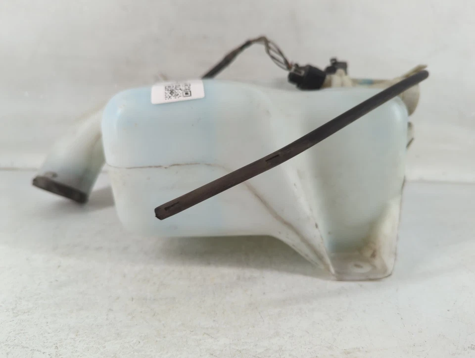 2008-2012 雪佛兰迈锐宝挡风玻璃洗衣机液体水库瓶 Oem AZ1R6 — 第 4/4 张图片