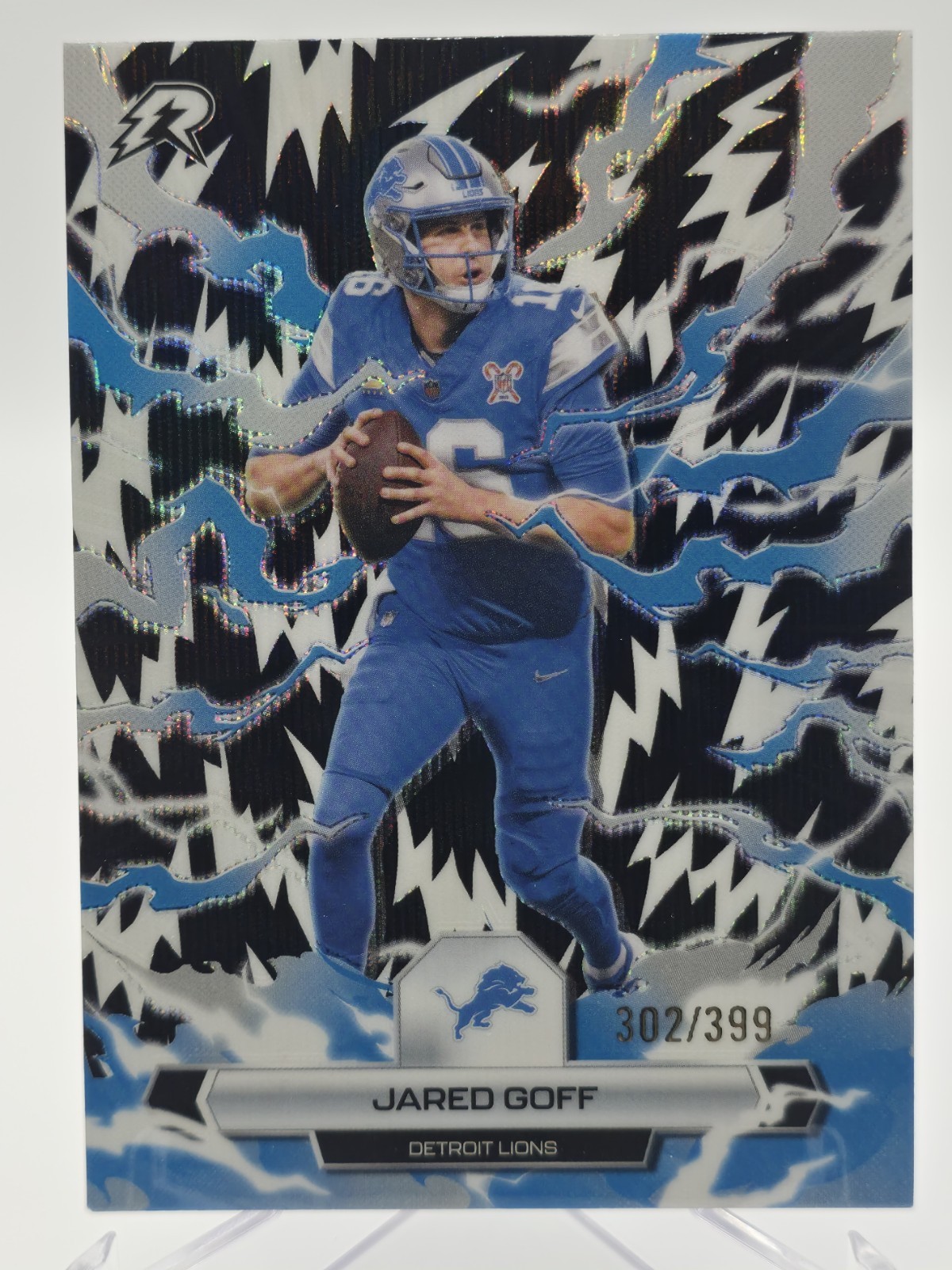 Jared Goff 2025 Topps Resurgence NFL Black & White Surge /399 #31 Lions