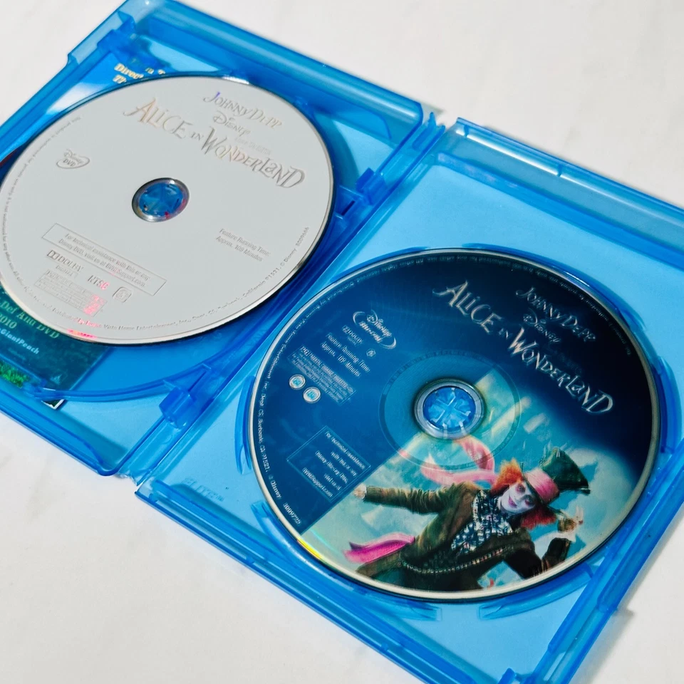 Alice in Wonderland - Blu-Ray + DVD - Disney - Johnny Depp - Image 2 of 3