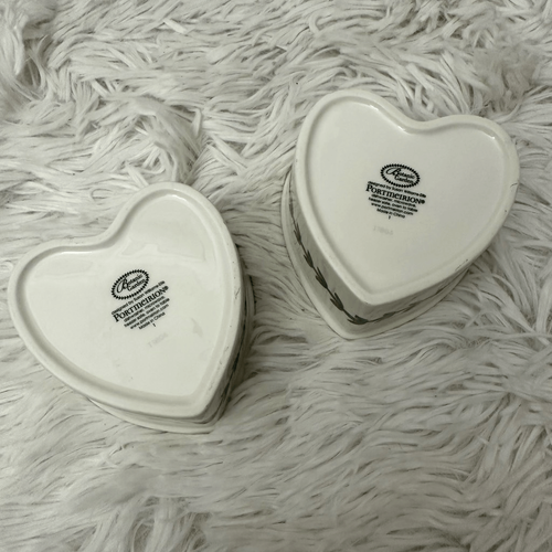 Portmeirion Giardino Botanico a Forma di Cuore Ramekins Pansy” Set di 2 - RARO, Nuovo - Foto 4 di 9