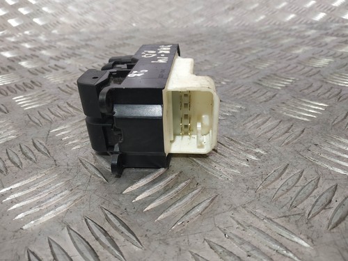 Interruptor de ventana puerta delantera derecha Toyota Yaris P13 192831 - Imagen 3 de 6
