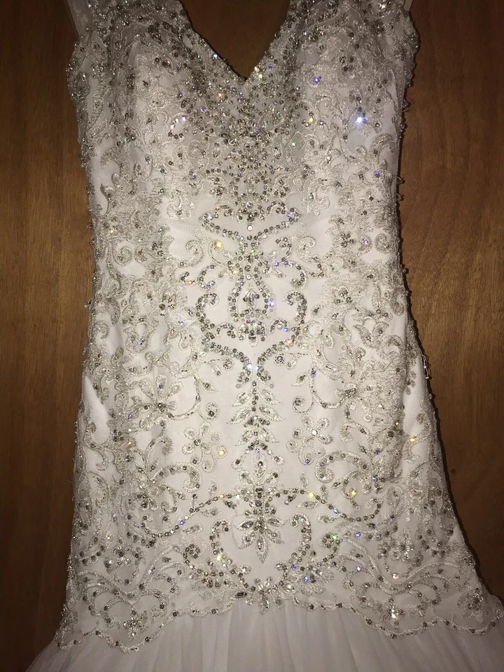 Vestido de novia Allure de tul sirena con cuentas VELO INCLUIDO mangas bullicio y encaje Foto 2 de 4