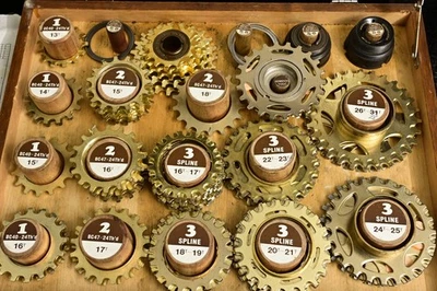 Shimano Dura Ace MF-7150 7160 5-6 speed Freewheel Gold colour single Sprockets - Bild 1 von 2