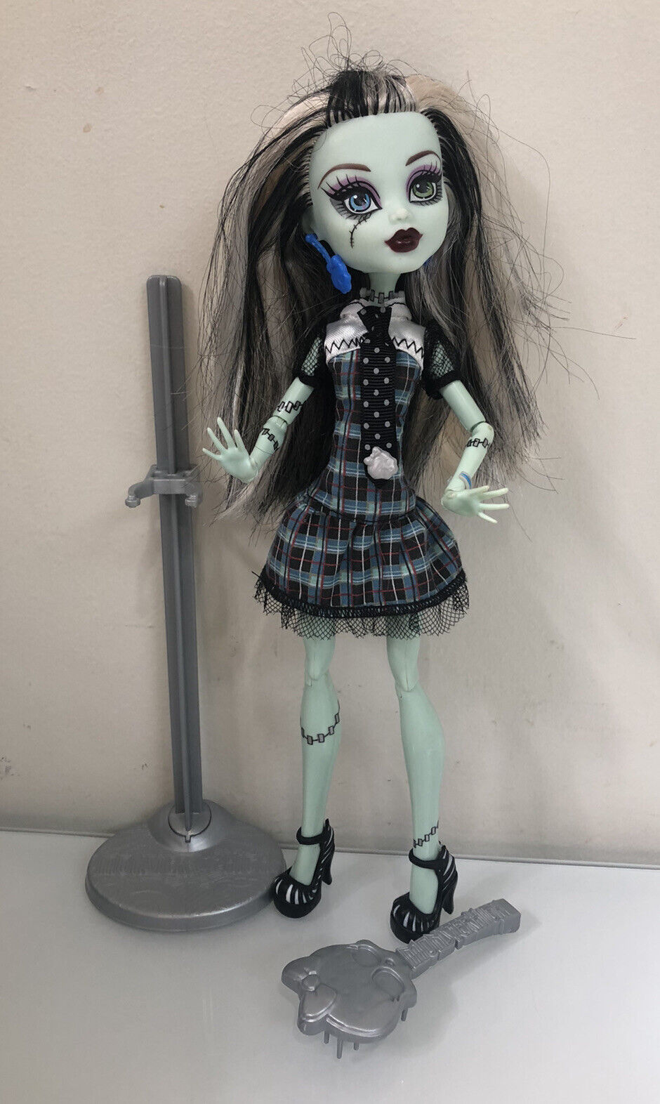 Monster High Original Favorites Frankie Stein Doll & stand First Wave 1st -  HTF