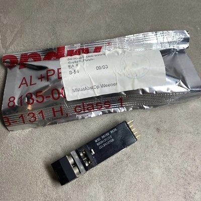 Druckknopf, Pushbutton, 800A12C1E2J1L2N12YGR EATON Avionics Switch MSC86182, NOS - Bild 1 von 4