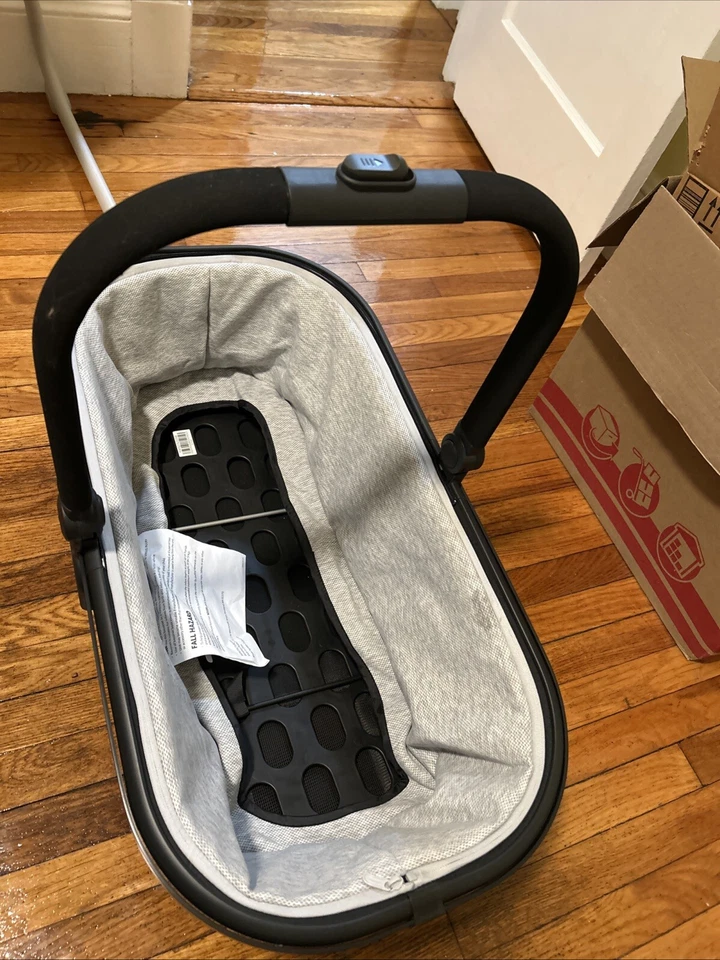 UPPABABY Bassinet Jake Black Never Used - Image 2 of 4