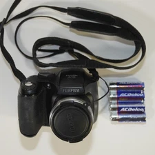 Fujifilm FinePix S700 7.1MP 10x Optical Digital Camera Black Tested and Working