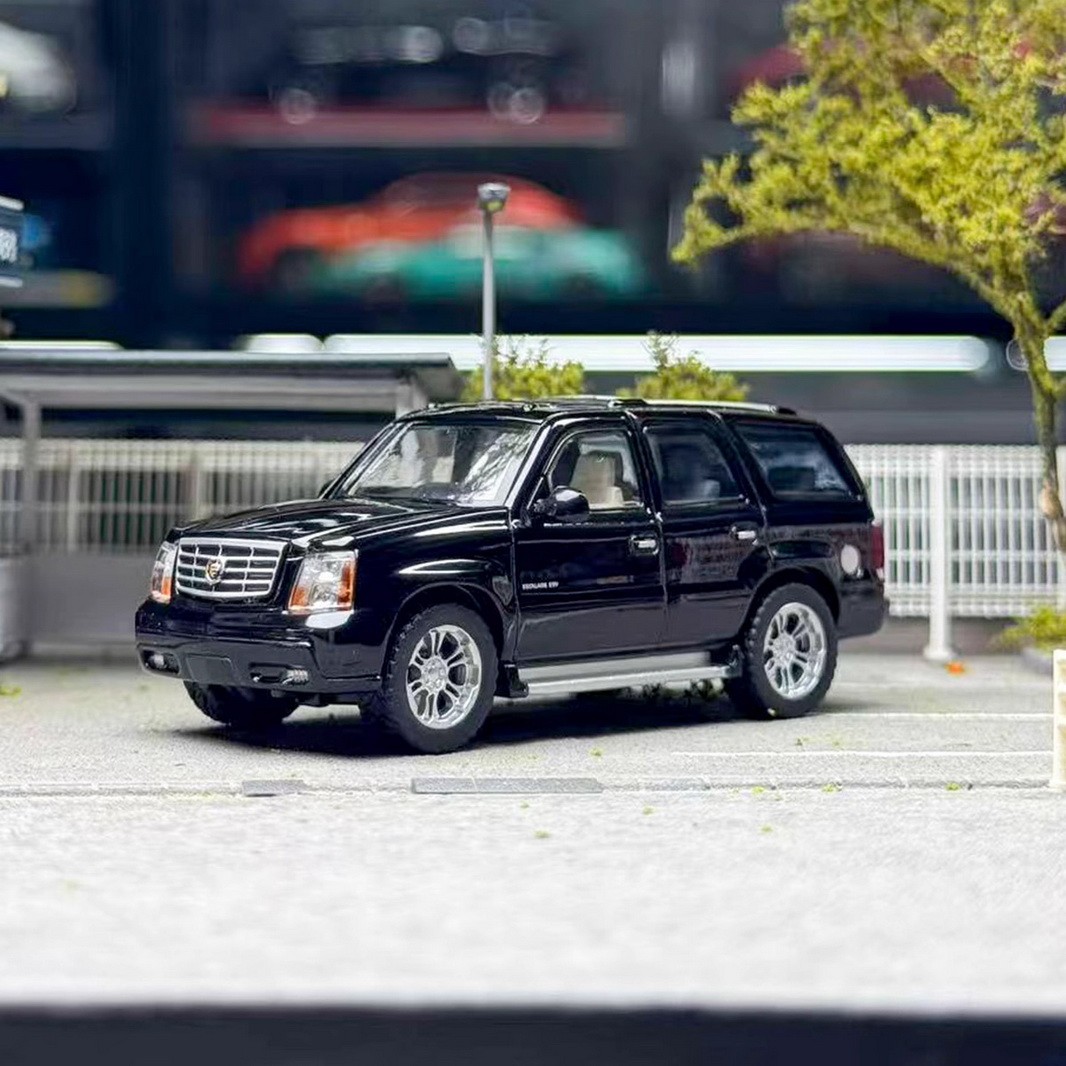 MASDI 1/64 Scale Cadillac Escalade 2005 SUV Black Diecast Car