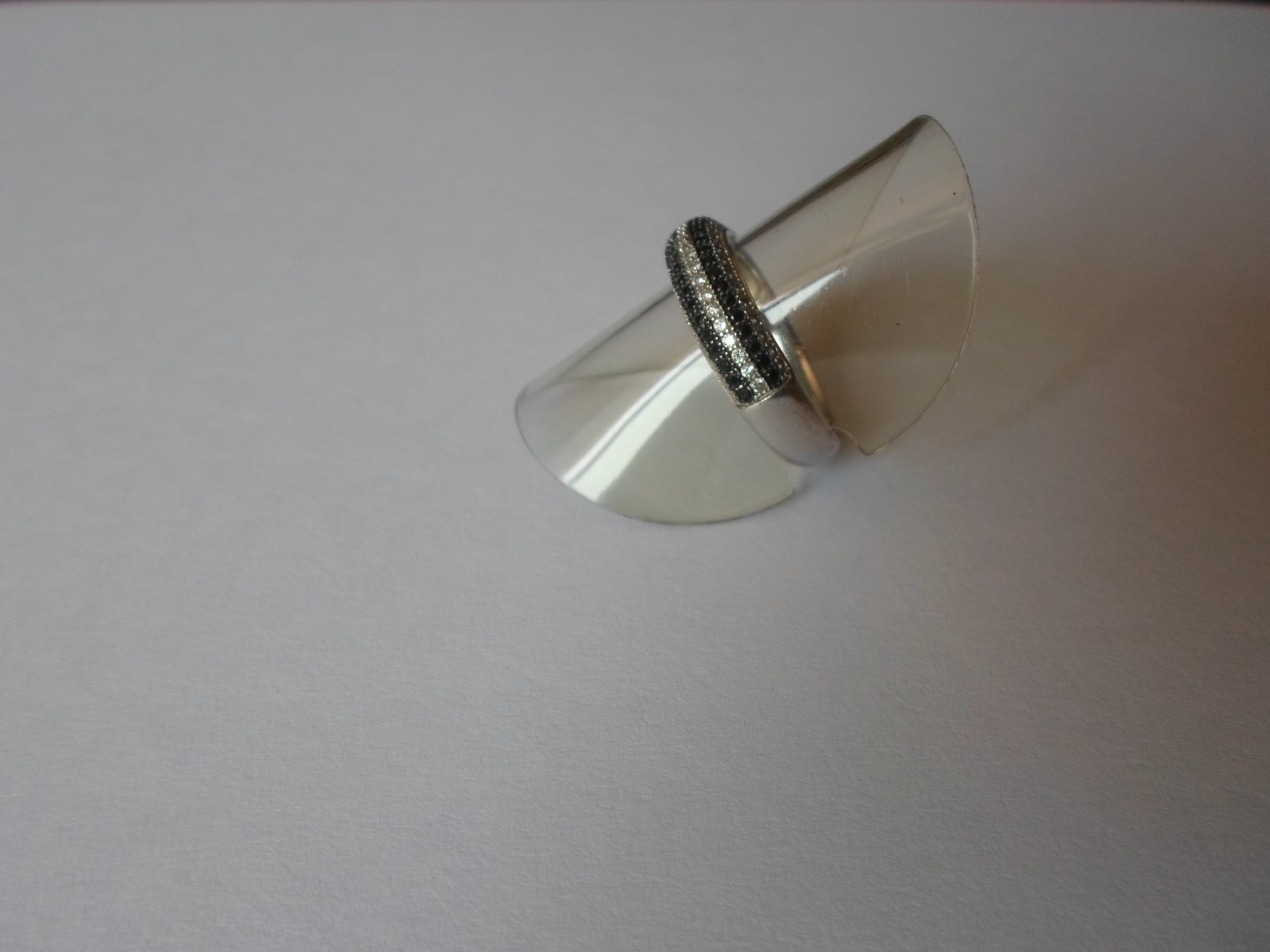 solid silver ring, half round, black and white zi… - image 8