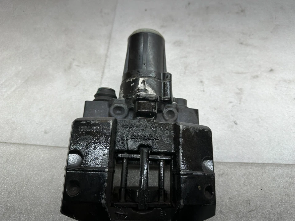 💎OEM 16-20 TESLA MODEL X BREMBO REAR RIGHT PARKING BRAKE CALIPER 22B70102 00 - Image 3 of 4