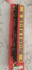 Hornby R928 BR Mk1 Composite Corridor Coach – Blood & Custard