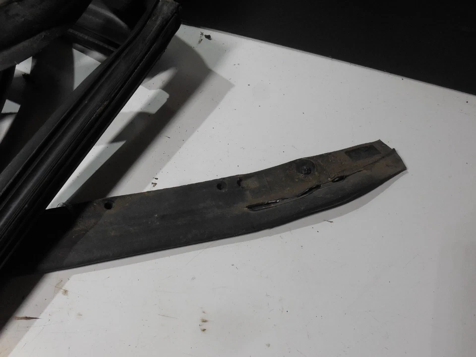 Juego de molduras de tiras climáticas para puerta trasera izquierda 00-08 Jaguar tipo S Foto 3 de 4