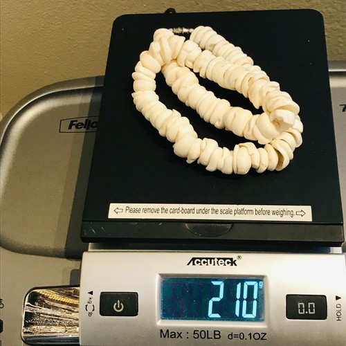 HUGE MASSIVE HEAVY 210 GRAMS 7.4 OUNCES VINTAGE HAWAIIAN PUKA SHELL NECKLACE - Picture 5 of 6