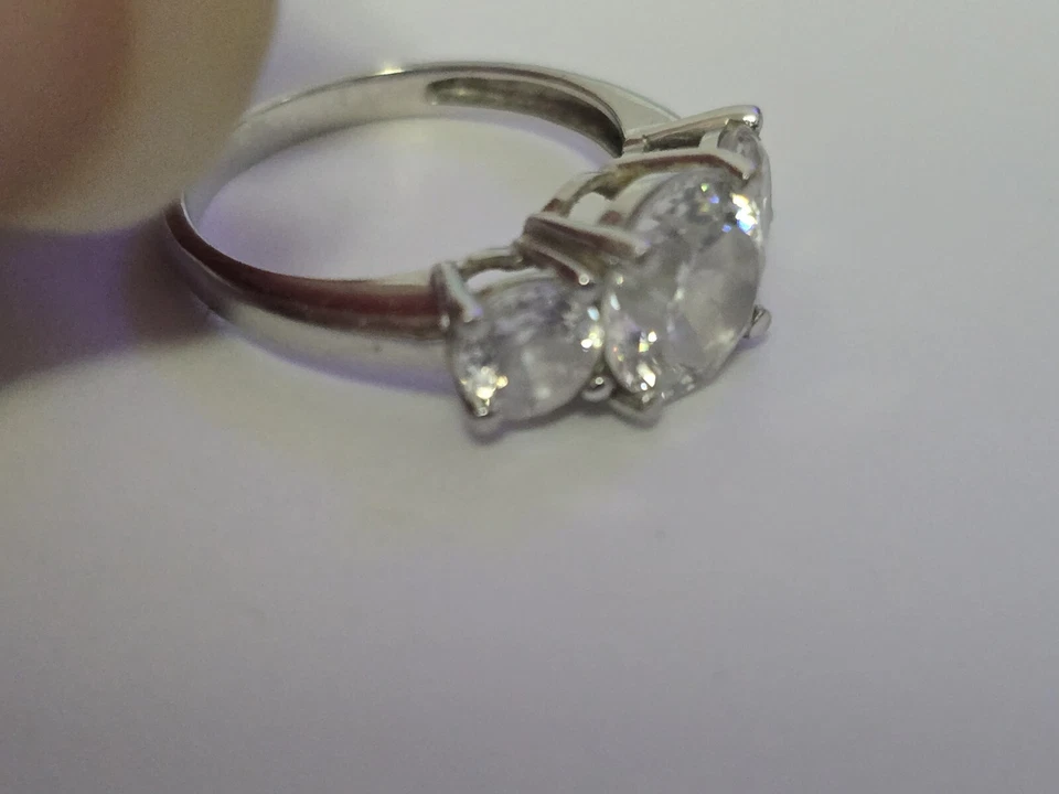 14K White Gold 3 CZ stones In Excellent Condition Vintage/estate Mkd 14K DQCZ - Image 3 of 4