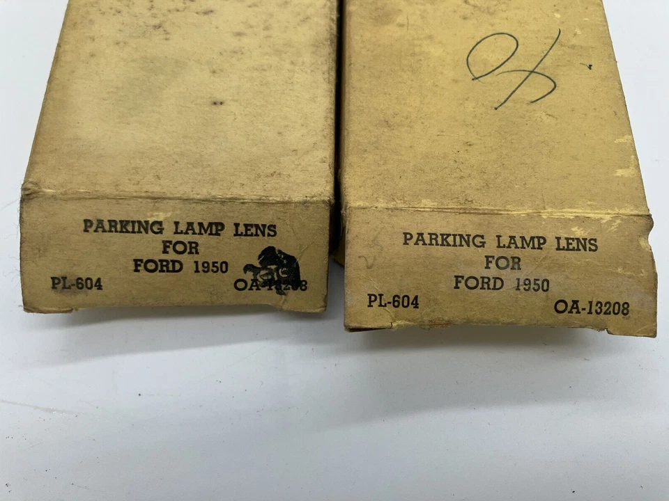 50 Ford Crestline Custom Deluxe Parking Light Lense Pair GLO-BRITE 604 - Image 4 of 4