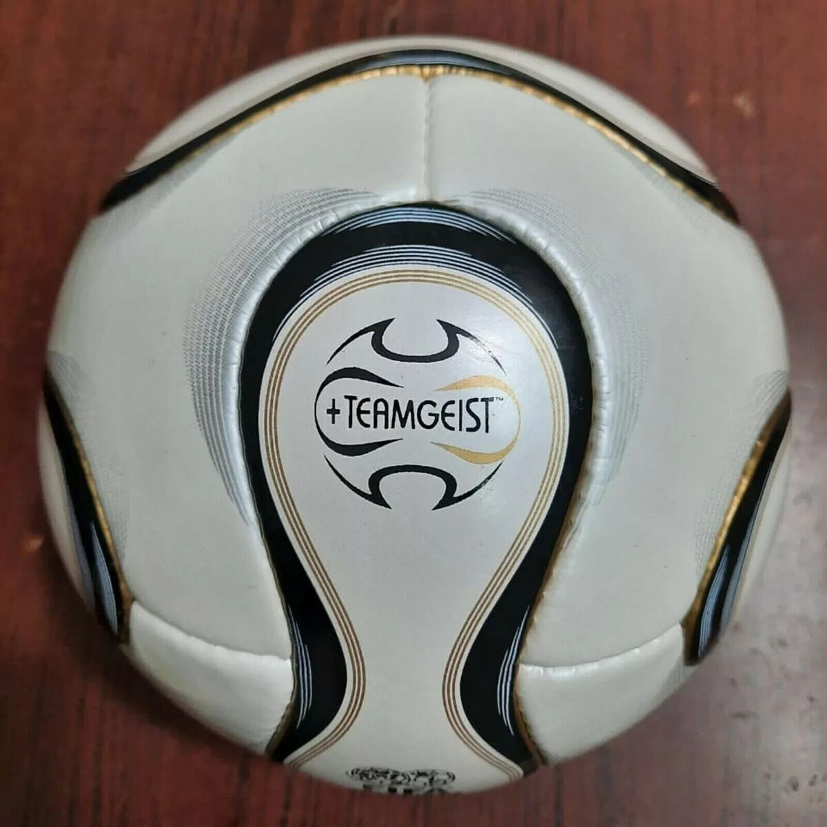 Adidas Teamgeist Ball | OFFICIAL MATCH BALL | FIFA WORLD CUP Adidas Teamgeist Ball | OFFICIAL MATCH BALL | FIFA WORLD CUP