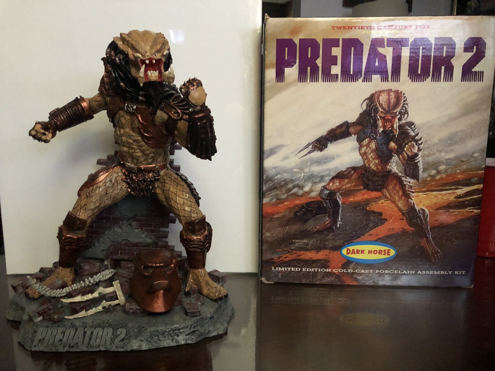 Rare Predator 2 Dark Horse Porcelain Statue 