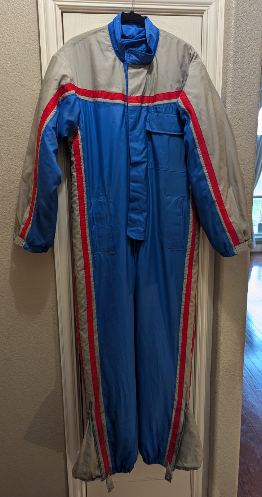 Picture 1 of 4