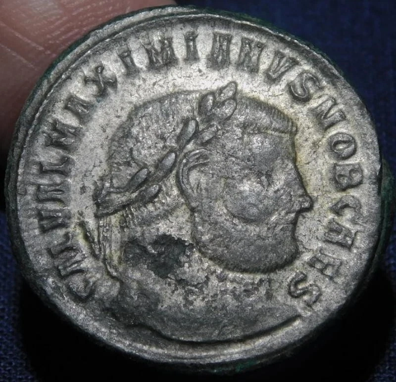MORTWN Galerius Caesar Silvered Large Follis 308AD Genius Standing Reduced Price - Image 2 of 3