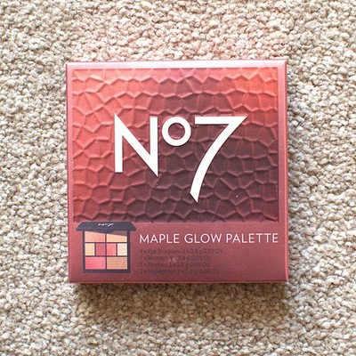 NEU No7 Maple Glow Palette - 4x Lidschatten, 2x Highlighter, Bronzer, Rouge