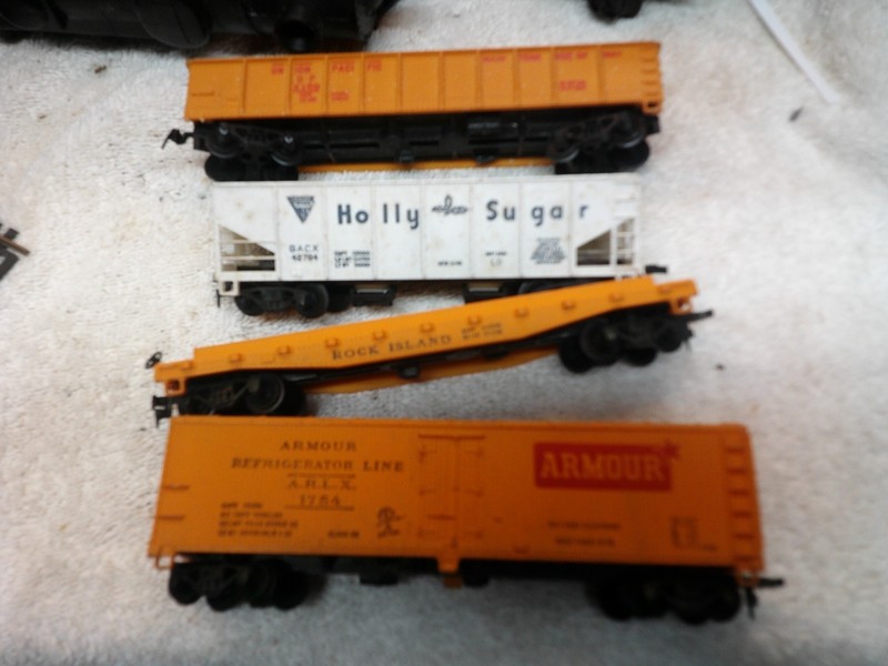 h/o scale lot of 4 mantua trains. metal base