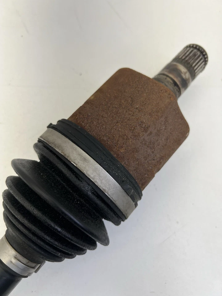 Eje delantero izquierdo Volkswagen Golf 2010-2013 OEM. Foto 3 de 4