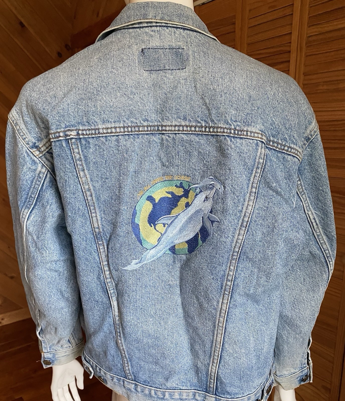 Levi’s Denim Jacket Size 42-Custom Embroidery On … - image 6