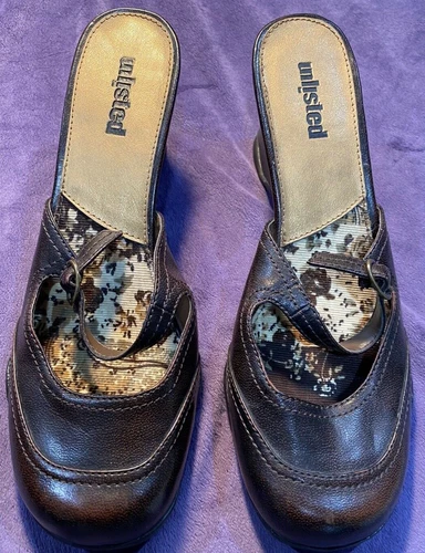 UNLISTED Ladies Wedge Shoes Mary Jane Style Sandals Brown And Gold. 9 M