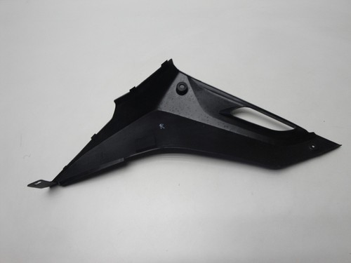 Verkleidung Seitenverkleidung vorn rechts am Tank / Sitz Yamaha YZF-R 125 RE06 - Bild 2 von 2