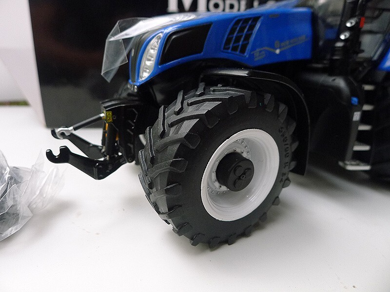 1/32 New Holland T8.435 Blue Tractor Model RARE | eBay