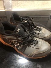 WOMENS RINGOR SOFTBALL CLEATS USED SIZE 8.5 GOOD CONDITION 