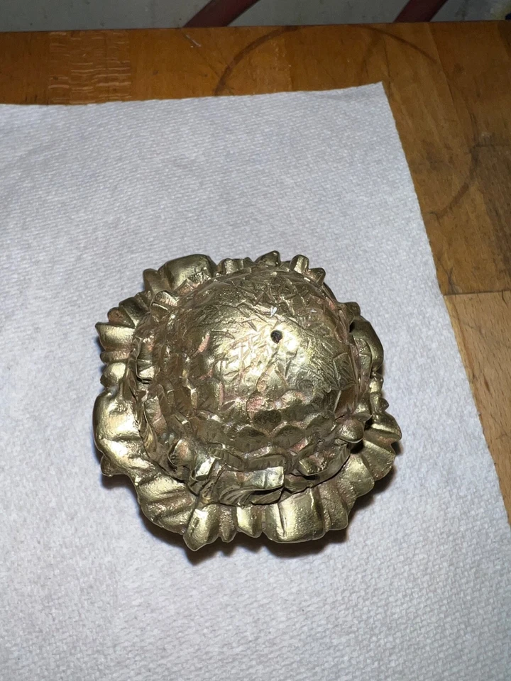 Antigua piña con acabado de latón de la década de 1870 Belle Epoch victoriano pulido Foto 4 de 4