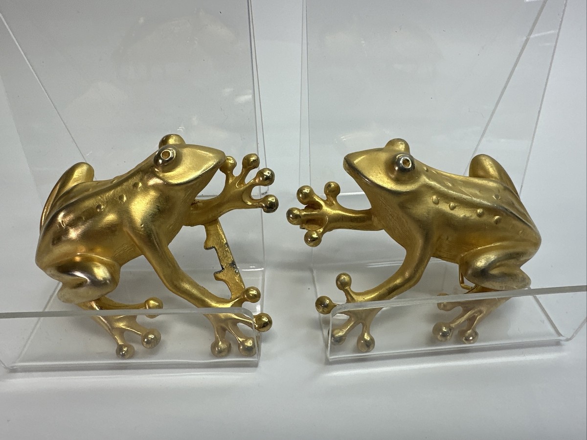 Doreen Ryan signed Vintage Kissing Frogs Belt Buckle Belt Buckle Doreen Ryan Rabbit Signed DR 1995 Gold Metal  main image 3