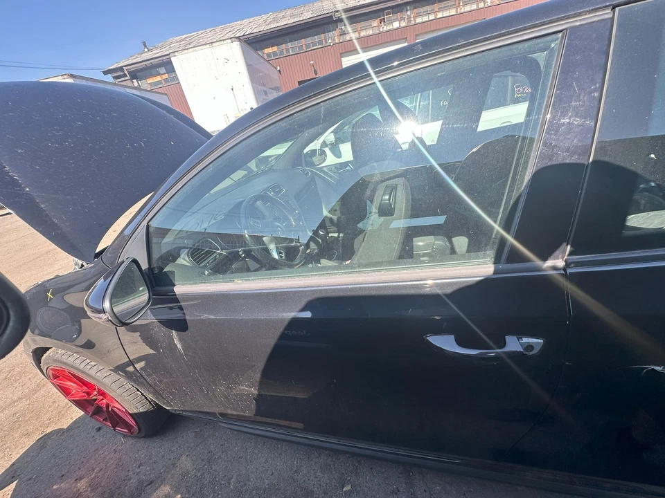 Used Front Left Door Assembly Front fits: 2012 Volkswagen Golf gti exc. City Htb Foto 4 de 4