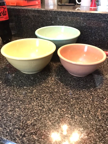 Vntg set of 3 Shawnee Pottery Nesting Mixing Bowls "Atomic Starburst" USA mark
