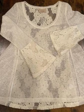 Lucy Love Womens White Long sleeve Lace Back Panel, Lace cuffs SZ Small