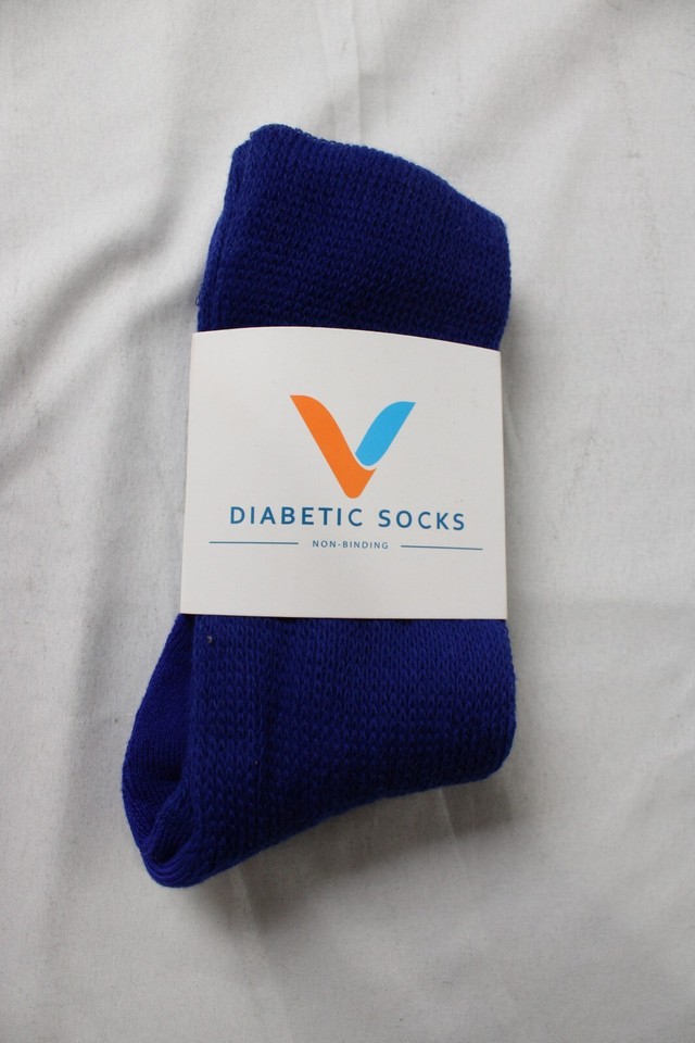 Viasox Unisex Medium W5-9 / M6-8 Diabetic Non-Binding Peanuts Classic Charlie