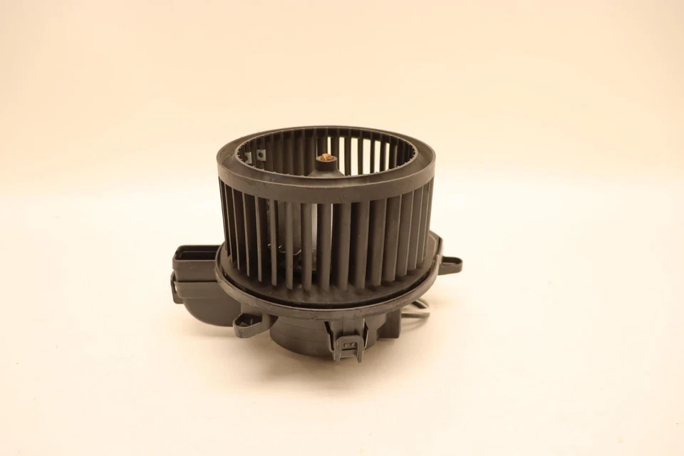 Chevy Silverado 2500HD 2020-2023 HVAC aire acondicionado ventilador motor OEM Foto 3 de 4
