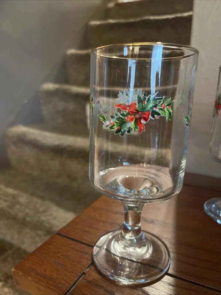 4 Pfaltzgraff Christmas Heritage 8oz Goblets - Image 3 of 4