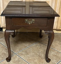 Ethan Allen Georgian Court Queen Anne Style Cherry End Table