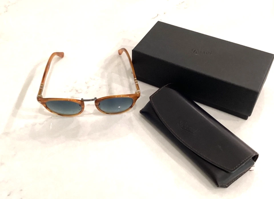 Persol Sunglasses PO3108S Tortoise/Blue Polarized w/Case Hand Made In Italy. - Image 2 of 4