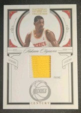2009-10 National Treasures Legend Hakeem Olajuwon Century Materials Prime /25