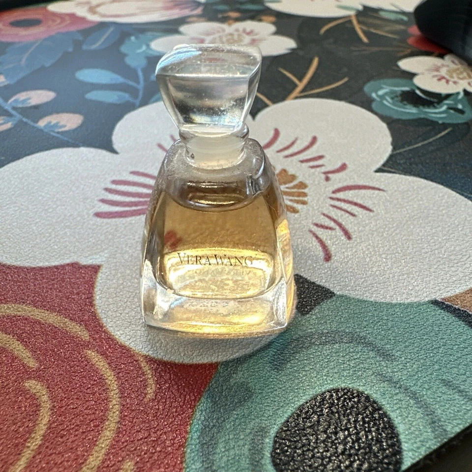 Vera Wang Original Mujer Perfume Eau de Parfum .13 OZ EDP Splash 4 ml Mini NUEVO Foto 2 de 3