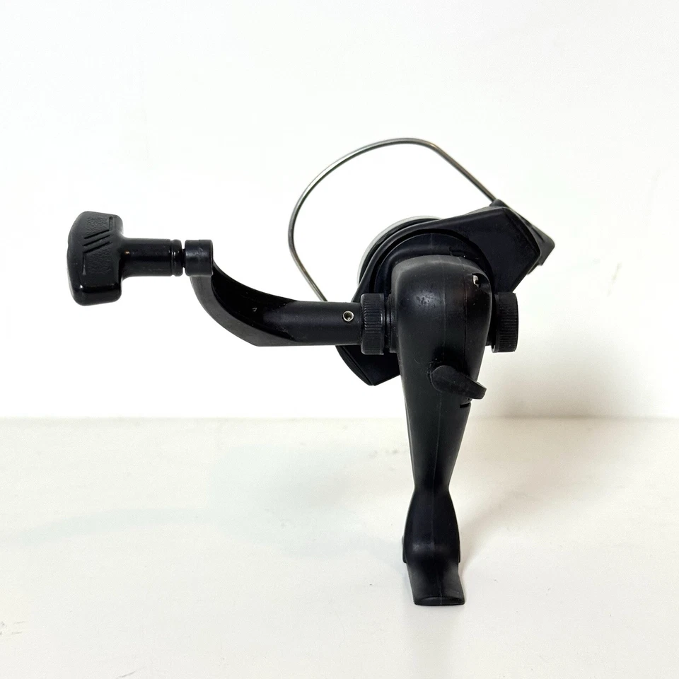 Carrete giratorio de pesca Coleman Outfitter CO100F - recuperación a mano derecha o izquierda Foto 3 de 4