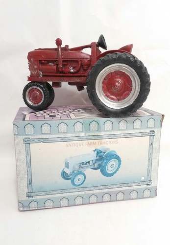 Modelo Tractor Farmer Brown Collection Trippies INC Tractor Figuras Modelo Estático - Imagen 2 de 10