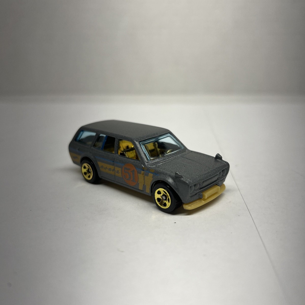 2012 Hot Wheels '71 DATSUN 510 WAGON 1:64 Diecast Car Loose